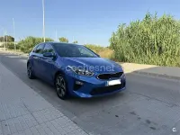 Usado Kia Ceed 120 CV (88 kW) 2019 Azul Utilitario