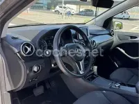 Usado Mercedes B180 122 CV (89 kW) 2012 Gris / plata Utilitario