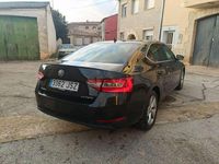 Usado Skoda Superb Style 150 CV (110 kW) 2016 Negro Berlina