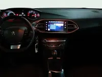 Usado Peugeot 308 Active 99 CV (72 kW) 2017 Blanco Berlina