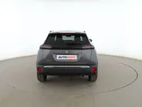 Usado Peugeot 2008 Allure 110 CV (80 kW) 2021 Gris SUV