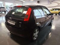 Usado Ford Fiesta 90 CV (66 kW) 2005 Negro Familiar