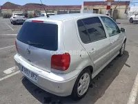 Usado VW Polo Trendline 75 CV (55 kW) 2001 Gris / plata Berlina