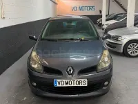 Usado Renault Clio II Dynamique 100 CV (73 kW) 2006 Gris / plata Berlina