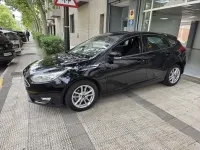 Usado Ford Focus Trend+ 125 CV (91 kW) 2018 Negro Utilitario
