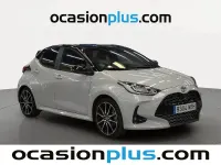 Usado Toyota Yaris Plus 131 CV (96 kW) 2024 Gris Utilitario