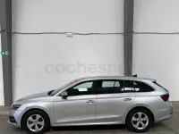 Usado Skoda Octavia Ambition 115 CV (84 kW) 2021 Gris / plata Familiar