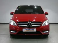 Usado Mercedes B180 109 CV (80 kW) 2014 Rojo Utilitario