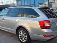 Usado Skoda Octavia Active 105 CV (77 kW) 2014 Gris / plata Utilitario