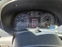 Usado Renault Clio II 60 CV (44 kW) 2000 Gris / plata Berlina