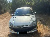 Usado Peugeot 206 75 CV (55 kW) 2002 Gris / plata Berlina