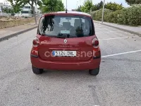 Usado Renault Modus Dynamique 80 CV (58 kW) 2005 Granate Monovolumen