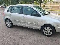 Usado VW Polo Trendline 75 CV (55 kW) 2004 Gris / plata Utilitario