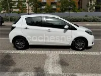 Usado Toyota Yaris Active 99 CV (72 kW) 2014 Blanco Utilitario