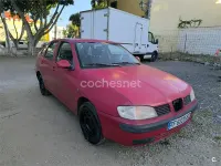 Usado Seat Cordoba Stella 60 CV (44 kW) 2000 Rojo Berlina