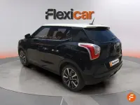 Usado SsangYong Tivoli Limited 115 CV (84 kW) 2017 Azul SUV