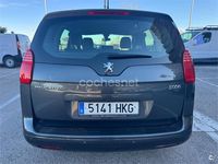 Usado Peugeot 5008 112 CV (82 kW) 2012 Gris / plata Monovolumen