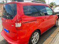 Usado Ford Tourneo Courier Titanium 100 CV (73 kW) 2017 Rojo Monovolumen