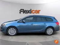 Usado Opel Astra Business 110 CV (80 kW) 2016 Negro Familiar