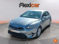 Usado Kia Ceed 136 CV (100 kW) 2023 Gris Utilitario