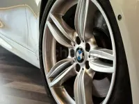 Usado BMW M550 Sport Line 381 CV (280 kW) 2017 Gris / plata Berlina