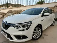 Usado Renault Mégane IV Business 90 CV (66 kW) 2018 Blanco Berlina