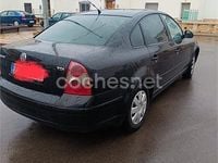 Usado VW Passat Edition 130 CV (95 kW) 2004 Negro Familiar