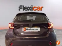 Usado Toyota Yaris Active 116 CV (85 kW) 2025 Blanco Utilitario