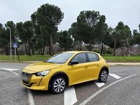 Usado Peugeot e-208 Allure 100 kW (136 CV) 2023 Amarillo Utilitario
