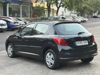Usado Peugeot 207 75 CV (55 kW) 2010 Negro Berlina