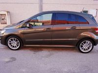 Usado Mercedes B200 193 CV (141 kW) 2009 Marrón Monovolumen
