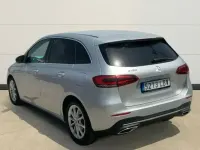Usado Mercedes B180 136 CV (100 kW) 2019 Gris / plata Utilitario