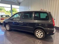 Usado Peugeot 807 109 CV (80 kW) 2006 Gris Monovolumen