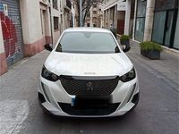 Usado Peugeot 2008 Allure 100 CV (73 kW) 2023 Blanco SUV