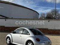 Usado VW New Beetle 100 CV (73 kW) 2000 Gris / plata Utilitario