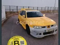 Usado Seat Cordoba Sport 110 CV (80 kW) 2000 Amarillo Berlina
