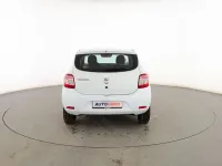 Usado Dacia Sandero Lauréate 90 CV (66 kW) 2016 Blanco Berlina