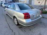 Usado Toyota Avensis Sol 129 CV (94 kW) 2005 Gris / plata Berlina