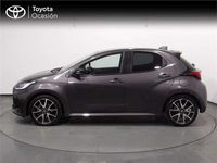 Usado Toyota Yaris Hybrid Style 116 CV (85 kW) 2021 Gris / plata Utilitario
