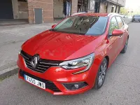 Usado Renault Mégane GrandTour Bose Edition 130 CV (95 kW) 2017 Rojo Familiar