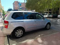 Usado Kia Carnival 185 CV (136 kW) 2009 Gris / plata Monovolumen