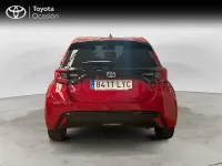 Usado Toyota Yaris Hybrid Style 116 CV (85 kW) 2022 Rojo Berlina