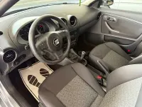 Usado Seat Ibiza Reference 80 CV (58 kW) 2009 Gris / plata Berlina