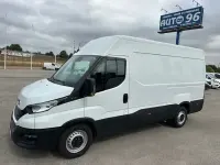 Begagnad Iveco Daily 156 HK (114 kW) 2022 Vit Sedan