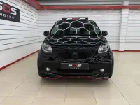 Usado Smart ForFour Brabus 109 CV (80 kW) 2018 Negro Utilitario