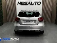 Usado Mercedes A180 Urban 109 CV (80 kW) 2016 Gris / plata Berlina