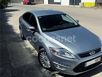 Usado Ford Mondeo Limited 160 CV (117 kW) 2014 Gris / plata Berlina