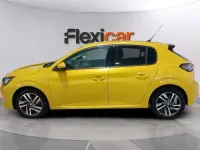 Usado Peugeot 208 Allure 101 CV (74 kW) 2020 Amarillo Utilitario