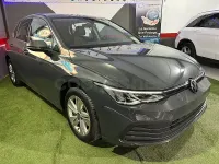 Usado VW Golf VIII Life 110 CV (80 kW) 2022 Gris / plata Berlina