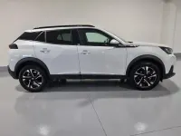 Usado Peugeot 2008 Allure 130 CV (95 kW) 2020 Blanco SUV